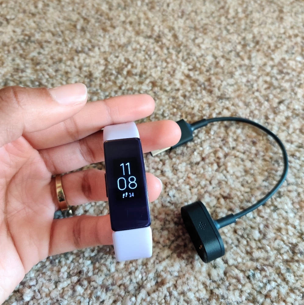 🐍FitBit Inspire HR + charger